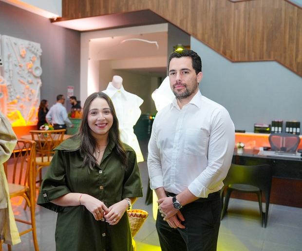 Gina Mejía y Carlos Álvarez .