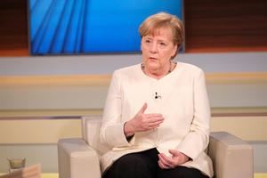 Merkel sugiere restringir movimientos y reclama disciplina a los 