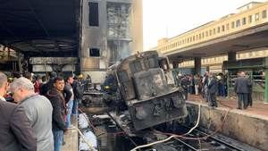 Al menos 20 muertos y 40 heridos en un accidente de tren en El Cairo 
