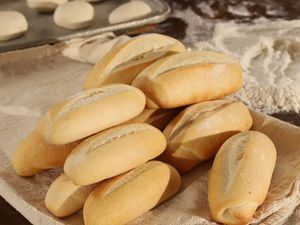 La unidad de pan continuará vendiéndose a 5 pesos