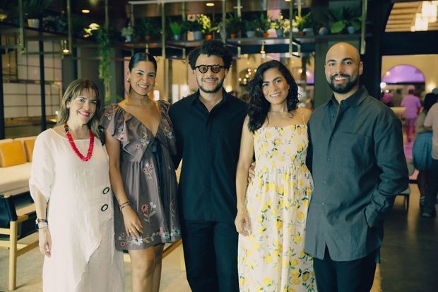 Onysela Valdez, Keila Rodriguez, José Miguel Guerrero, María
Isabel Contreras, Jean Núñez
