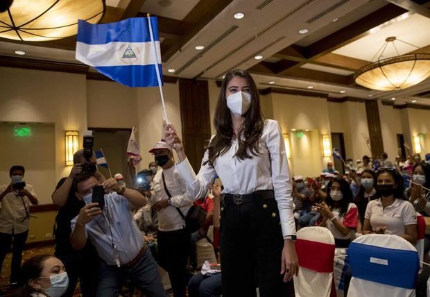 La exMiss Nicaragua Berenice Quezada (c) participa en la presentación de la fórmula presidencial por la opositora Alianza Ciudadanos por la Libertad (Cxl), el 28 de julio de 2021, en Managua, Nicaragua.