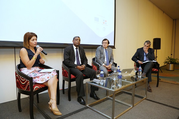 Participantes en el Seminario “Reformas Sectoriales en la Administración Pública”