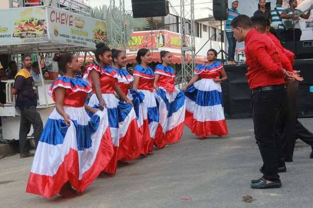 Actuación del Ballet Folklórico de Santiago Rodríguez.