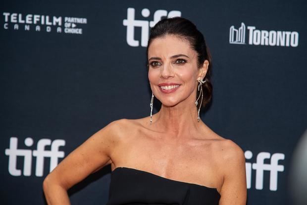 La española Maribel Verdú llega para la proyección de la película 'Raymond and Ray', durante la 47ª edición del Festival Internacional de Cine de Toronto (TIFF) en Toronto (Canadá), este 12 de septiembre de 2022.