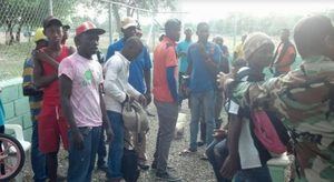 Migración repatría a 60 nacionales haitianos durante operativos en Samaná 