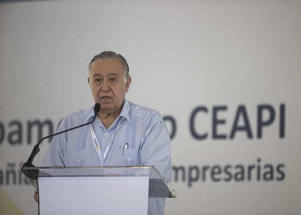 El presidente del Consejo Empresarial Mexicano de Comercio Exterior, Inversión y Tecnología (COMCE), Valentín Díez Morodo, habla en el V congreso del Consejo Empresarial Alianza por Iberoamérica (Ceapi), en Punta Cana, República Dominicana.