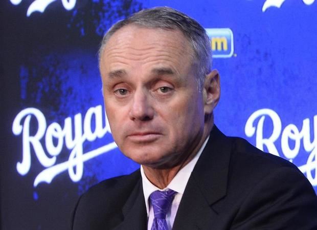 El comisionado de la MLB, Rob Manfred, quien adivirtió que si no es posible manejar de mejor manera el problema del coronavirus la temporada regular podría suspenderse.