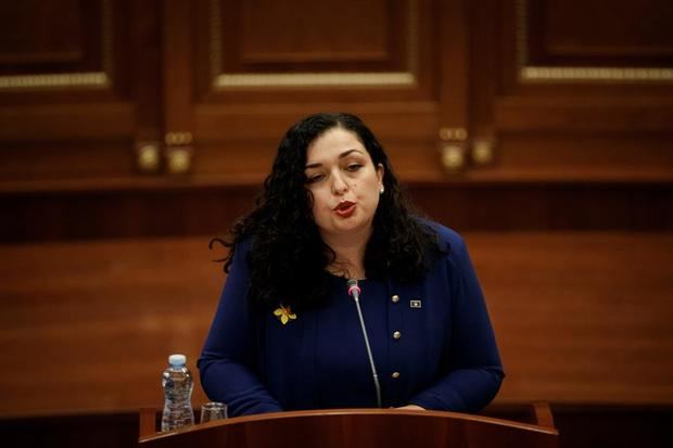 Vjosa Osmani, elegida por el Parlamento como presidenta de Kosovo.