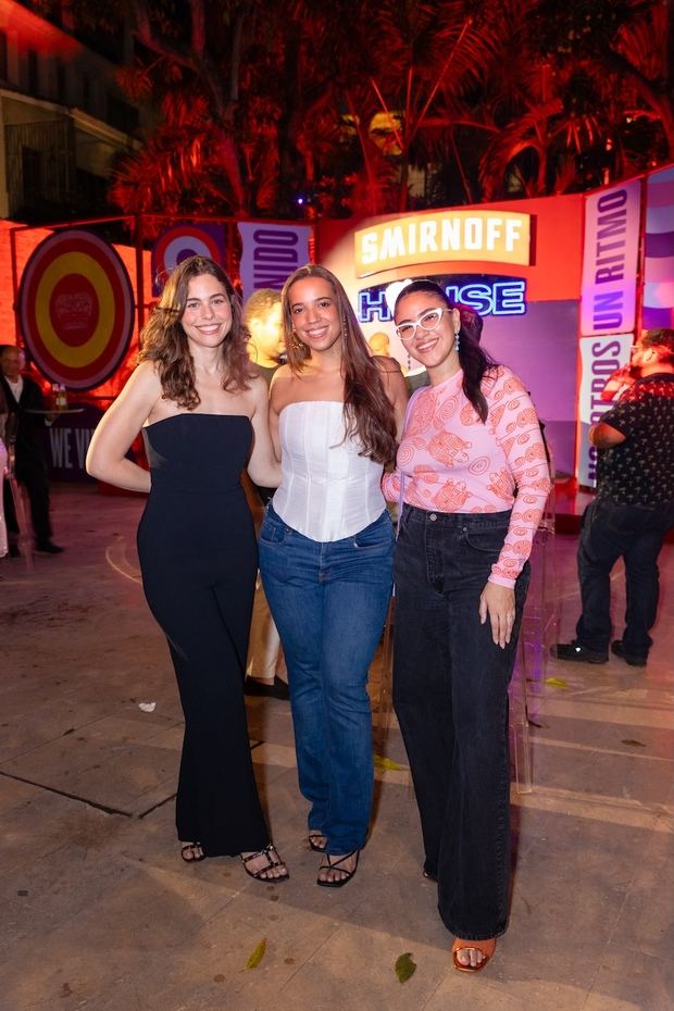 Stephanie Mejía, Eviel Taveras y Joarla Caridad.