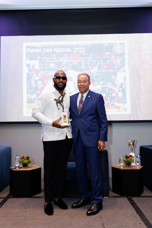 Marcell Ozuna y Juan Marichal.