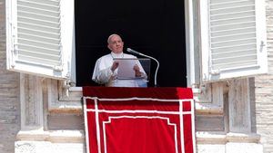 El papa pide no juzgar la vida de los demás