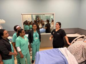 Enfermeras dominicanas se especializan en EEUU