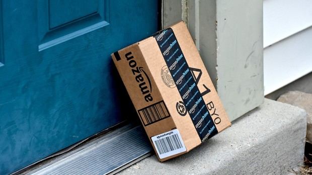Amazon y Salvatore Ferragamo demandan a tres empresas por falsificar la marca.