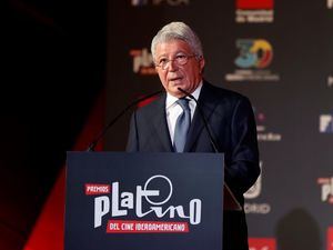 El presidente de EGEDA, Enrique Cerezo, participa en la lectura de las nominaciones a los Premios Platino.
