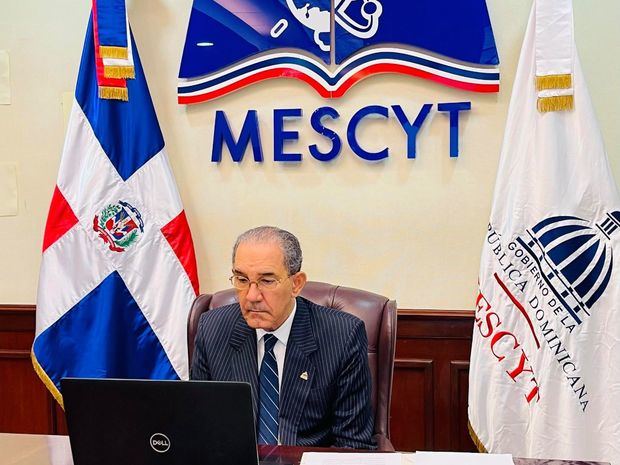 El Ministro del MESCYT, doctor Franklin García Fermín, asumió la función durante una conferencia virtual.