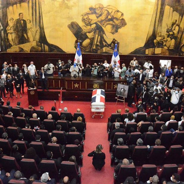 Senado de la República rinde homenaje a Johnny Ventura.