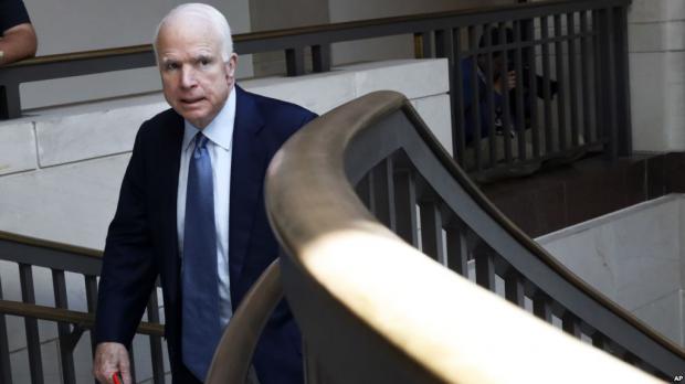 Aunque la posibilidad del regreso de McCain había sido discutida en los pasillos del Capitolio el lunes, el comunicado de su oficina al final del día fue una verdadera sorpresa