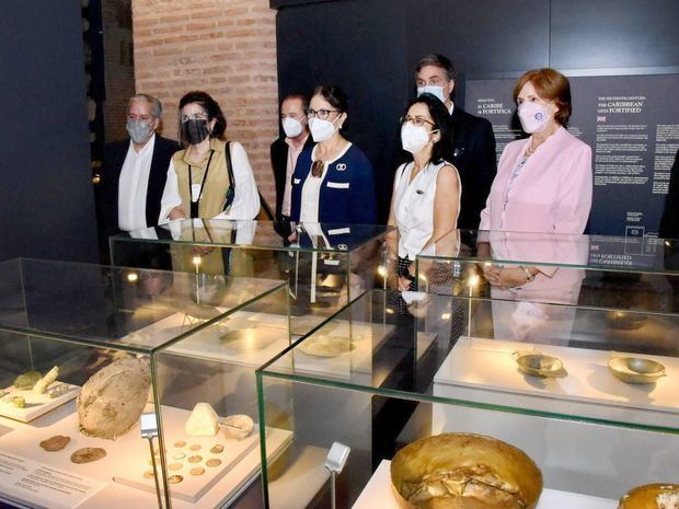 Ministra de Cultura, Carmen Heredia de Guerrero, en el corte de cinta quedó reabierto al público el Museo de las Atarazanas Reales, MAR, ubicado en la Ciudad Colonial de Santo Domingo.