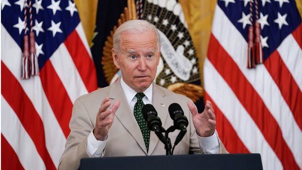 El presidente de Estados Unidos, Joe Biden, pronuncia comentarios sobre el informe de empleos de julio en el East Room de la Casa Blanca en Washington.