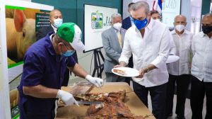 Presidente Abinader a los productores de cerdo: "Tienen un gobierno apoyándolos con esta situación”