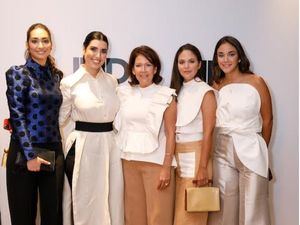 Graciela Abinader, Esther Abinader, Any Luciano de Cordero, Anabella Cordero y Jimena Cordero.