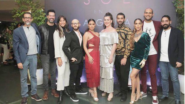 El elenco de la película Dominicana 'Sol en el agua'.