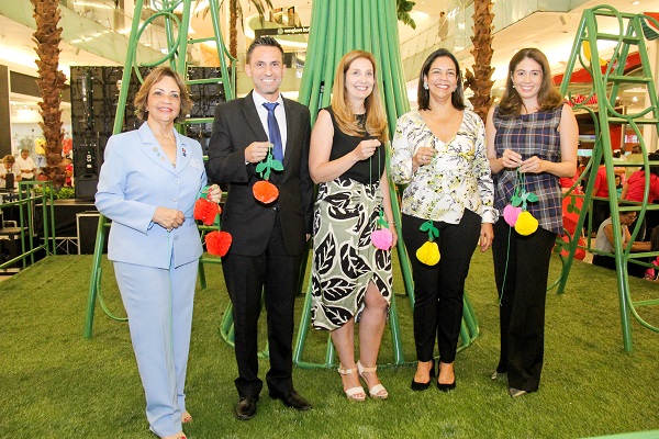 Angelica de Ginebra ,  Ruben Garcia, Ilda Mella, Alexandra Matos y Silvia Rosales 