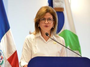 La vicepresidenta Raquel Peña, durante su intervención en la entrega de certificados.