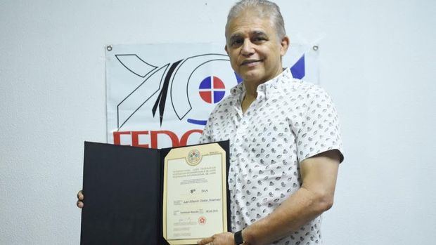 Juan Chalas recibe distinción “Cinturón 9vo Dan” de la IJF