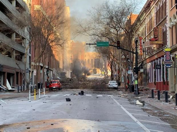 Fotografía cedida por el Departamento de Policía de Nashville (Tennessee, EE.UU.) en la que se captó una toma general de la calle Commerce, en el centro de la ciudad.