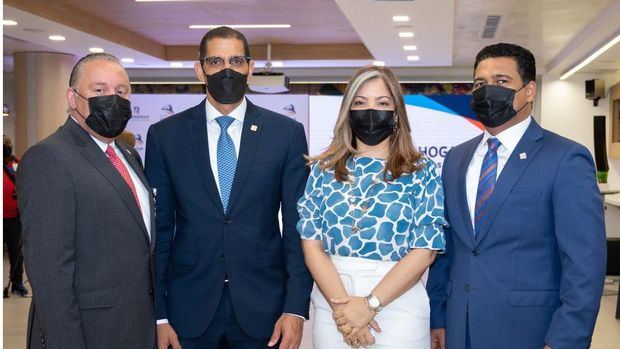 Pedro Esteban, Pablo de la Rosa, Olivetta Rodríguez y Gustavo Polanco. 
