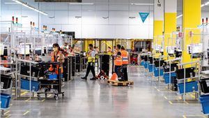 Amazon prevé 25.000 empleos fijos en 2025 y abrir 10 nuevos centros este año