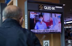 Noticias sobre la pandemia en Corea del Norte en una tele en Seúl.