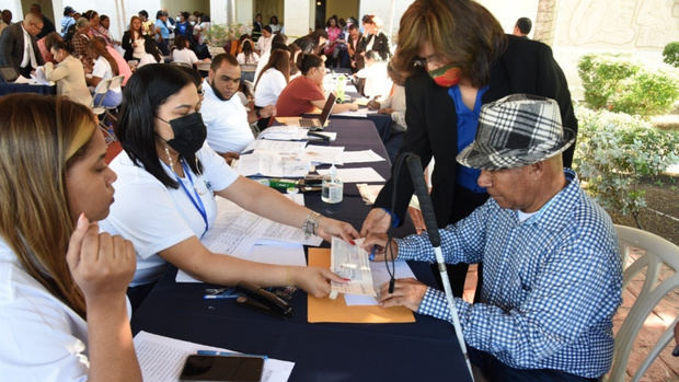 MINERD paga RD 913,363,864.50 a técnicos docentes tras 10 años de espera.