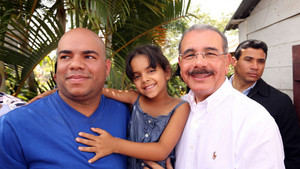 Danilo felicita a los padres; los exhorta a criar sus hijos en ambiente de paz y armonía