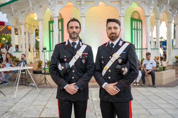Gabriele Ratta, Carabiniere Embajada de Italia en Santo Domingo y Ippazio Pasquale
Martella, Carabiniere Embajada de Italia en Santo Domingo.