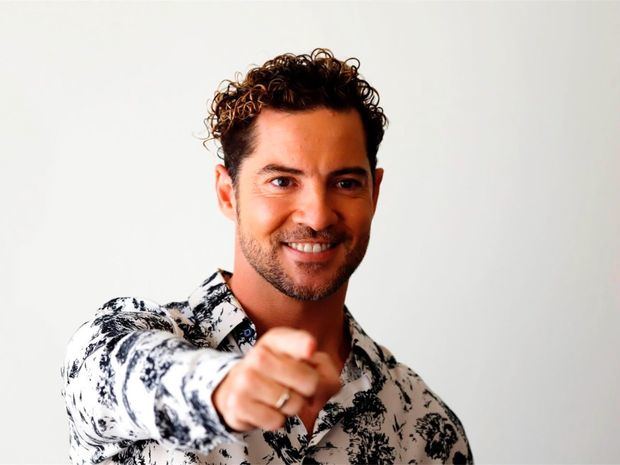 El cantante español David Bisbal posa para los medios durante una rueda de prensa hoy, en San Juan, Puerto Rico.