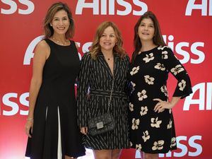 Gina Lovatón, Montserrat Puig y Martha Gonzalez.