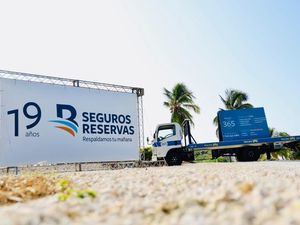 Seguros Reservas respalda Fundación Jompéame y Cruz Jiminián