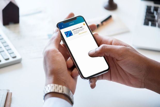 El canal de servicio tiene más de 45 funcionalidades, como poder abrir una cuenta que no cobra comisiones siempre que use solo canales digitales del banco.