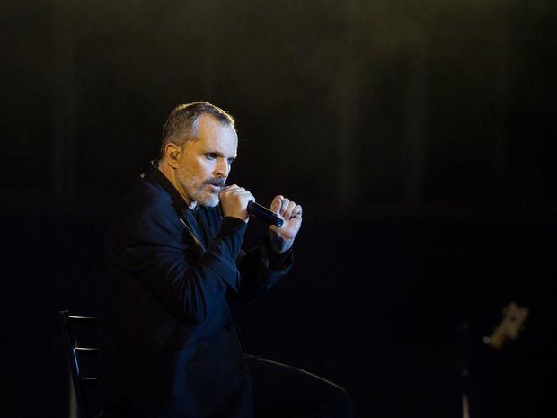 Miguel Bosé en una imagen de archivo durante un concierto.