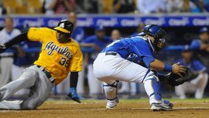 Los Tigres rugen y vencen a las Águilas en su nido