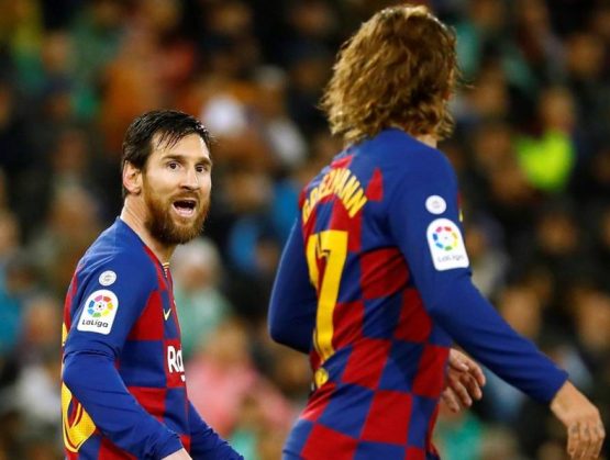 Barcelona resurge en Granada con explosión de Messi y Griezmann