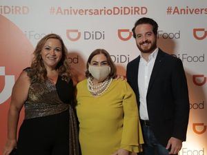 Carolina Murillo, Mirna Pimentel y Pablo Mondragón.