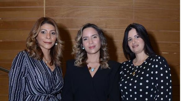 Nelcy García, Gabriela Berrido y Elsa De Gouveia.