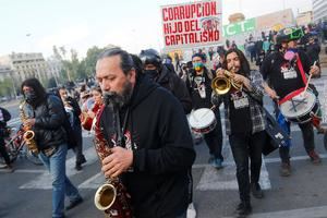 Manifestantes en Santiago piden la renuncia de Piñera por los papeles de Pandora