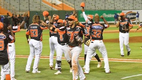 Leones sufren una dura derrota ante Toros.