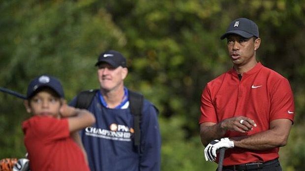 Charlie y Tiger Woods en el PNC Championship que se disputa en Orlando, Florida, EE.UU.