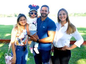 Ahley Rodríguez, Edwin Rodríguez, Sienna Rodríguez y Ana Meléndez.